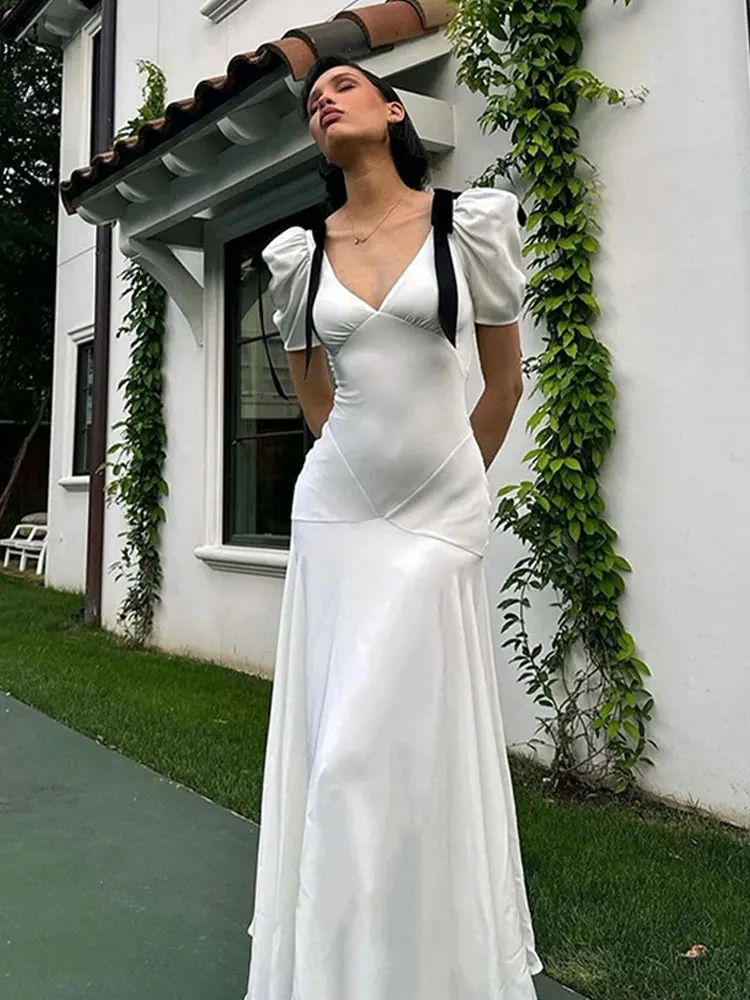 robe longue vintage blanche avec nœud sur les épaules pour femmes, mode col en v, manches bouffantes, maxi courbé, ruban élégant, bureau, tendance de fête robe longue vintage blanche avec nœud sur les épaules pour femmes, mode col en v, manches bouffantes, maxi courbé, ruban élégant, bureau, tendance de fête