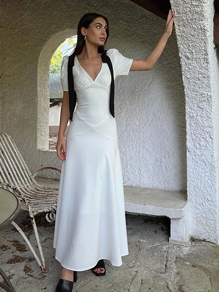 robe longue vintage blanche avec nœud sur les épaules pour femmes, mode col en v, manches bouffantes, maxi courbé, ruban élégant, bureau, tendance de fête robe longue vintage blanche avec nœud sur les épaules pour femmes, mode col en v, manches bouffantes, maxi courbé, ruban élégant, bureau, tendance de fête
