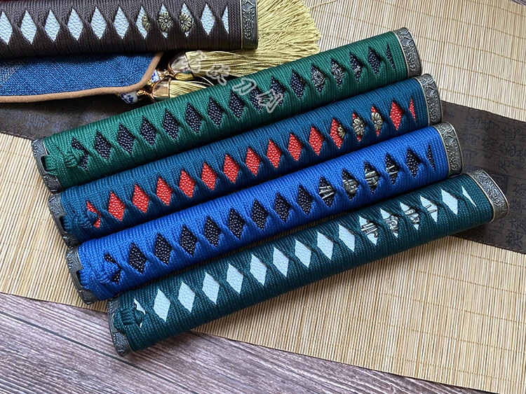 ensemble de poignée d'épée de samouraï japonais fait à la main, accessoire de bricolage, kirsite tsuka, fuchi kashira, nice katana, wakizashi ensemble de poignée d'épée de samouraï japonais fait à la main, accessoire de bricolage, kirsite tsuka, fuchi kashira, nice katana, wakizashi