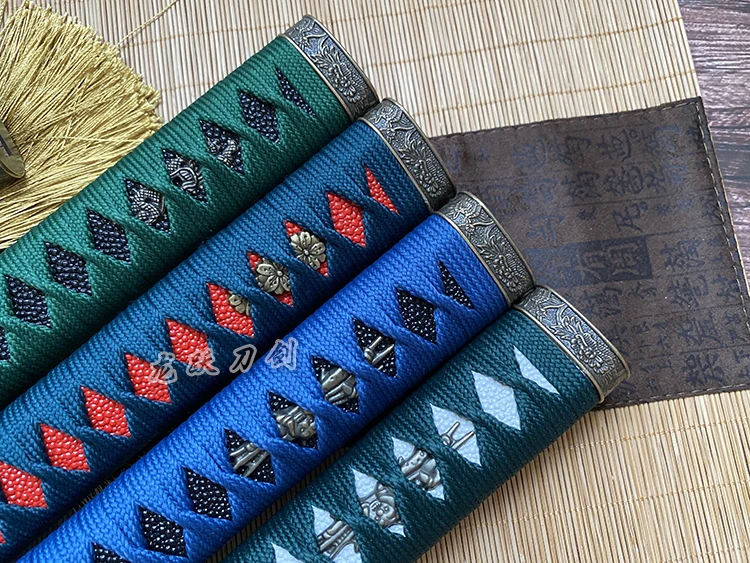 ensemble de poignée d'épée de samouraï japonais fait à la main, accessoire de bricolage, kirsite tsuka, fuchi kashira, nice katana, wakizashi ensemble de poignée d'épée de samouraï japonais fait à la main, accessoire de bricolage, kirsite tsuka, fuchi kashira, nice katana, wakizashi