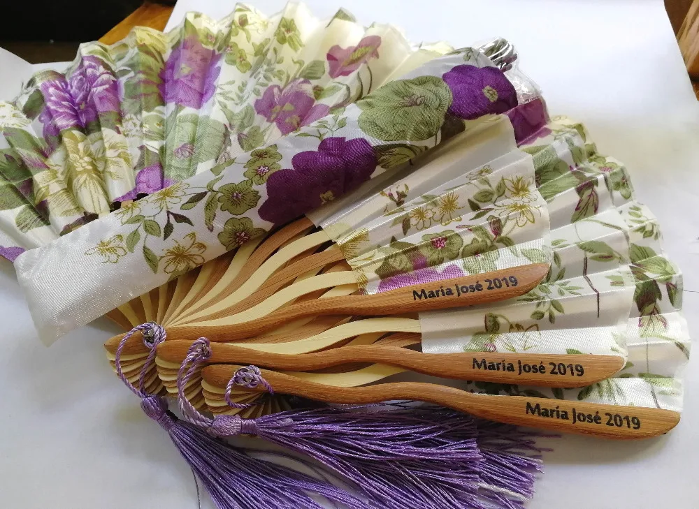 Éventail à main pliant en tissu rond, design personnalisé en fleurs de cerisier, avec sac cadeau, cadeaux de mariage pour les invités, 100 pièces Éventail à main pliant en tissu rond, design personnalisé en fleurs de cerisier, avec sac cadeau, cadeaux de mariage pour les invités, 100 pièces