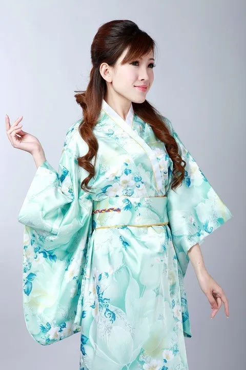 kimono japonais en satin bleu clair pour femmes, à la mode, robe de soirée à fleurs, taille unique h0047 kimono japonais en satin bleu clair pour femmes, à la mode, robe de soirée à fleurs, taille unique h0047