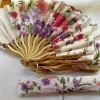 Éventail à main pliant en tissu rond, design personnalisé en fleurs de cerisier, avec sac cadeau, cadeaux de mariage pour les invités, 100 pièces