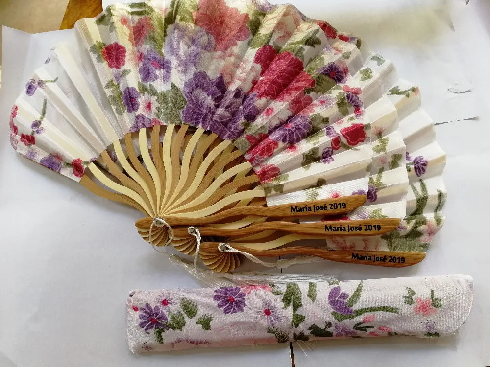 Éventail à main pliant en tissu rond, design personnalisé en fleurs de cerisier, avec sac cadeau, cadeaux de mariage pour les invités, 100 pièces Éventail à main pliant en tissu rond, design personnalisé en fleurs de cerisier, avec sac cadeau, cadeaux de mariage pour les invités, 100 pièces