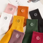 Chaussettes de dessin animé visage souriant drôle harajuku femmes kawaii mignon heureux streetwear coton femme chaussette kobieta skarpety femme chaussettes