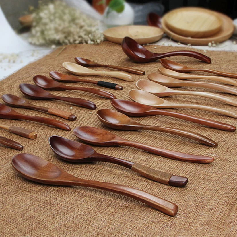 Cuillère en bois pour la cuisine, la maison, la soupe britannique coréenne Cuillères en céramique japonaises mignonnes, Accessoires de cuisine utiles Vente chaude Cuillère en bois pour la cuisine, la maison, la soupe britannique coréenne Cuillères en céramique japonaises mignonnes, Accessoires de cuisine utiles Vente chaude