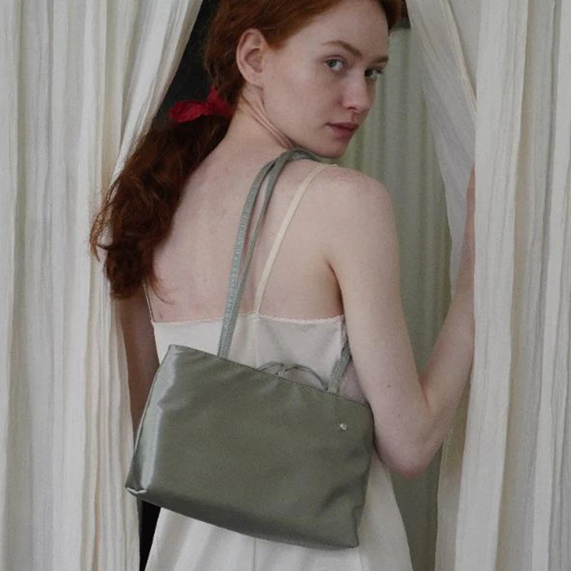 sac à main français de style ballet de marque, sac à main simple rétro en velours et satin de haute qualité pour dames, petit sac carré à bandoulière sous les bras sac à main français de style ballet de marque, sac à main simple rétro en velours et satin de haute qualité pour dames, petit sac carré à bandoulière sous les bras