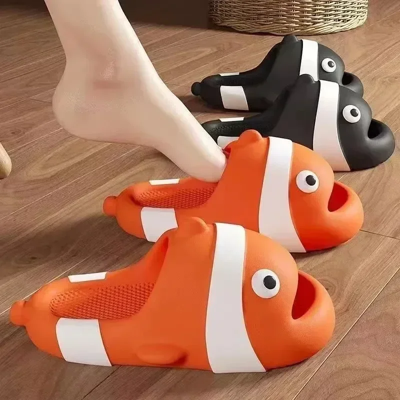 chaussures antidérapantes amusantes pour salle de bain et maison, pour femmes, couple d'été, semelles épaisses, mignon petit poisson, sandales, pantoufles de sortie d'été chaussures antidérapantes amusantes pour salle de bain et maison, pour femmes, couple d'été, semelles épaisses, mignon petit poisson, sandales, pantoufles de sortie d'été