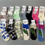 Chaussettes mi-mollet à motifs de fleurs de Style japonais pour femmes, absorbant la sueur, Design de dessin animé mignon, chaussettes polyvalentes à la mode