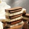 brosse à chaussures en laine, soins du cuir, vernis à chaussures, nettoyant pour bottes, soins de chaussures, brosse à chaussures multifonctionnelle en laine douce avec manche en bois