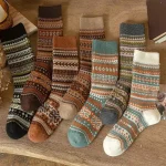 Chaussettes de Style ethnique japonais pour hommes et femmes, Vintage, couleur Maillard, mi-tube, imprimées à rayures, amples, automne et hiver