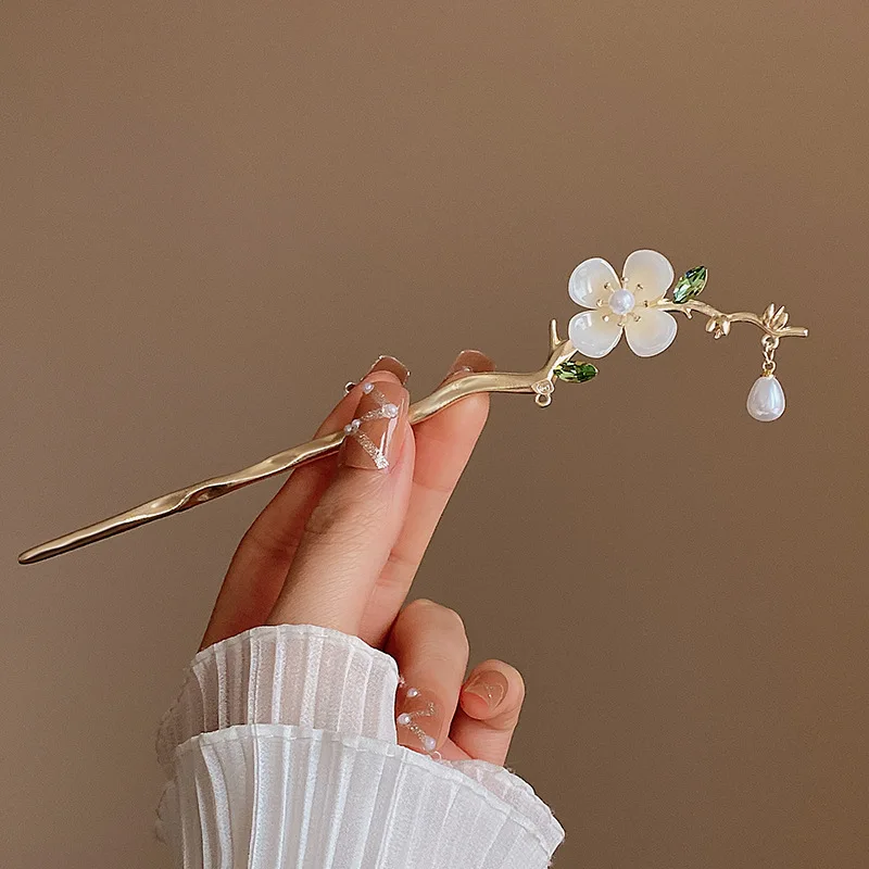 Épingles à cheveux à fleurs en alliage rétro, fourchettes à cheveux à pampilles de style chinois romantique, accessoires pour cheveux hanfu élégants adaptés à un usage quotidien Épingles à cheveux à fleurs en alliage rétro, fourchettes à cheveux à pampilles de style chinois romantique, accessoires pour cheveux hanfu élégants adaptés à un usage quotidien