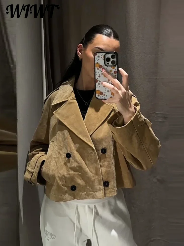 veste courte kaki à double boutonnage pour femme, manteaux de rue à col rabattu et poches à boutons, streetwear décontracté, nouvelle collection automne 2025 veste courte kaki à double boutonnage pour femme, manteaux de rue à col rabattu et poches à boutons, streetwear décontracté, nouvelle collection automne 2025