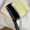 japonais fait à la main au crochet contrasté tricoté pull chapeau mignon à lacets couvre chef laine épaisse montrant le visage petite casquette de bombardier