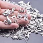 Chat porte-bonheur mignon, mélange aléatoire, pendentif en alliage de couleur argent Antique, boucles d&rsquo;oreilles, breloques pour la fabrication de bijoux, Bracelets, accessoire matériel