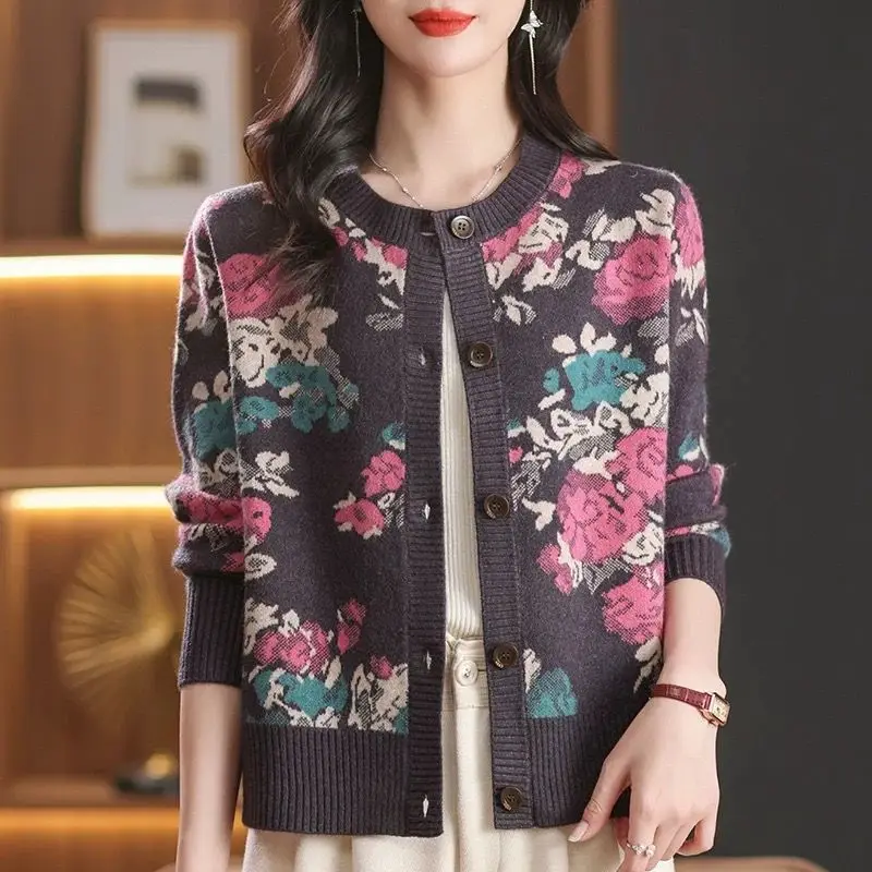 cardigan tricoté pour femmes, pull court, veste, vêtements d'extérieur, haut jacquard à col rond, nouvelle et à la mode, printemps et automne 2025 cardigan tricoté pour femmes, pull court, veste, vêtements d'extérieur, haut jacquard à col rond, nouvelle et à la mode, printemps et automne 2025