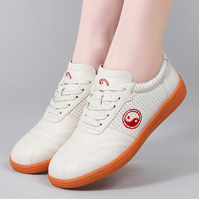 chaussures de taekwondo professionnelles, chaussures tai chi unisexes, chaussures de sport de karaté tai chi d'arts martiaux kung fu en plein air chaussures de taekwondo professionnelles, chaussures tai chi unisexes, chaussures de sport de karaté tai chi d'arts martiaux kung fu en plein air