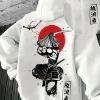 Sweat à capuche graphique samouraï pour hommes – Imprimé épéiste d’inspiration japonaise avec fleurs de cerisier et soleil rouge Sweat à capuche graphique samouraï pour hommes – Imprimé épéiste d’inspiration japonaise avec fleurs de cerisier et soleil rouge