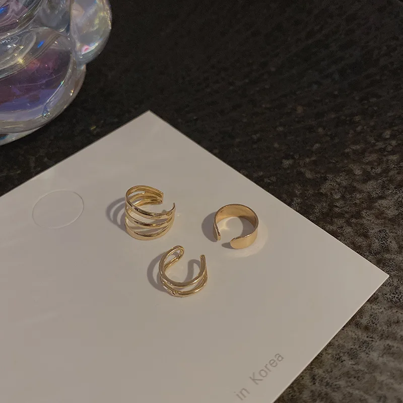 boucles d'oreilles à clip en forme de feuilles de couleur argent pour femmes et hommes, manchette d'oreille créative simple en c, ensemble de clips d'oreille non perçants, bijoux tendance, cadeau boucles d'oreilles à clip en forme de feuilles de couleur argent pour femmes et hommes, manchette d'oreille créative simple en c, ensemble de clips d'oreille non perçants, bijoux tendance, cadeau