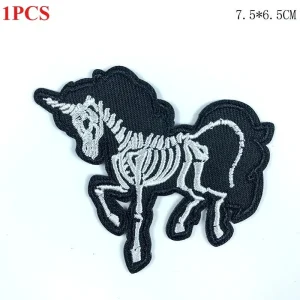 Tête de cheval adhésif broderie tissu autocollant sueur sang cheval licorne Style ethnique bricolage vêtements accessoires trou broderie Tête de cheval adhésif broderie tissu autocollant sueur sang cheval licorne Style ethnique bricolage vêtements accessoires trou broderie