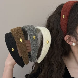 1 bandeaux floues de Style coréen pour femmes, bandeaux tricotés doux avec Logo doré, accessoires de cheveux tendance pour un usage quotidien et une fête 1 bandeaux floues de Style coréen pour femmes, bandeaux tricotés doux avec Logo doré, accessoires de cheveux tendance pour un usage quotidien et une fête