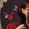 Pince à cheveux à pompon fleur rouge, épingle à cheveux Hanfu rétro en perles, nouveau Style chinois Antique, accessoires pour cheveux de mariée, accessoires Cheongsam