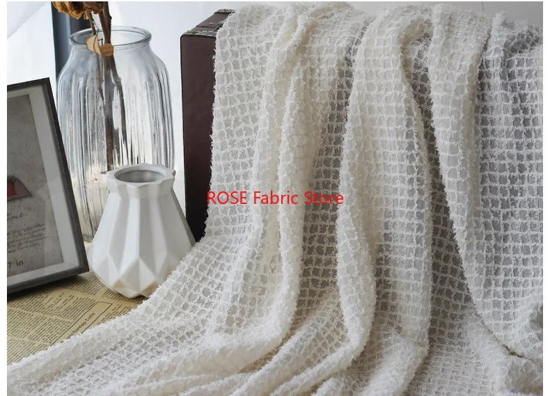 tissu en mousseline de soie au crochet avec pompon à motif écossais, tissu brodé à grille pour robe de mariée, robe de bal, haut de mariée, décoration d'intérieur tissu en mousseline de soie au crochet avec pompon à motif écossais, tissu brodé à grille pour robe de mariée, robe de bal, haut de mariée, décoration d'intérieur