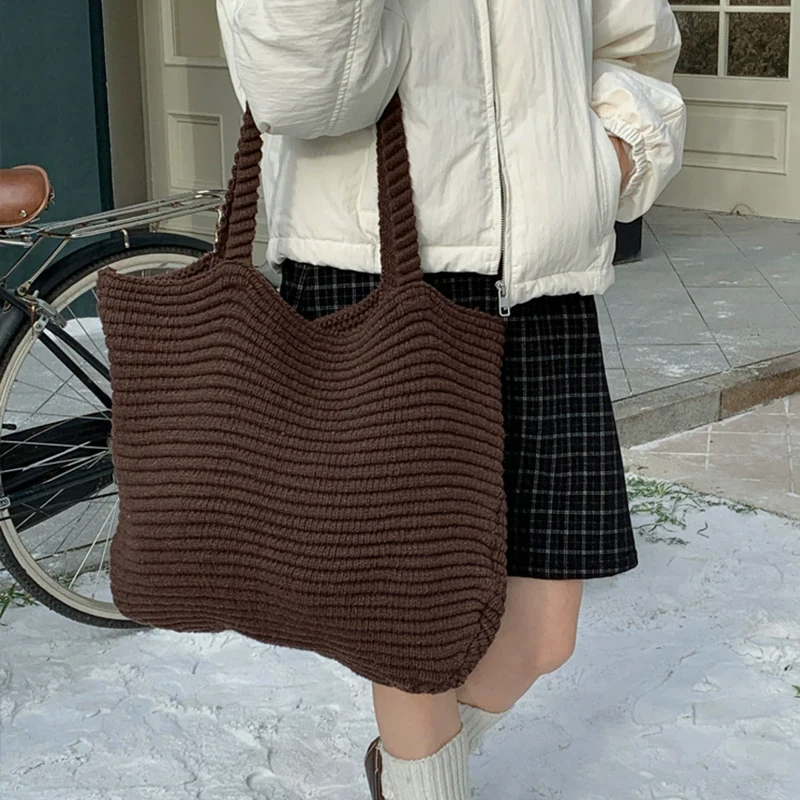sac à main tricoté rétro pour femmes, nouvelle édition coréenne, sac tricoté de couleur unie, sac de voyage de grande capacité, automne hiver sac à main tricoté rétro pour femmes, nouvelle édition coréenne, sac tricoté de couleur unie, sac de voyage de grande capacité, automne hiver