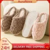 Offre spéciale de la saison pantoufles en coton intérieur chaud fourrure femmes usage domestique hiver anti-dérapant nouveau Style hommes maison pantoufles confort