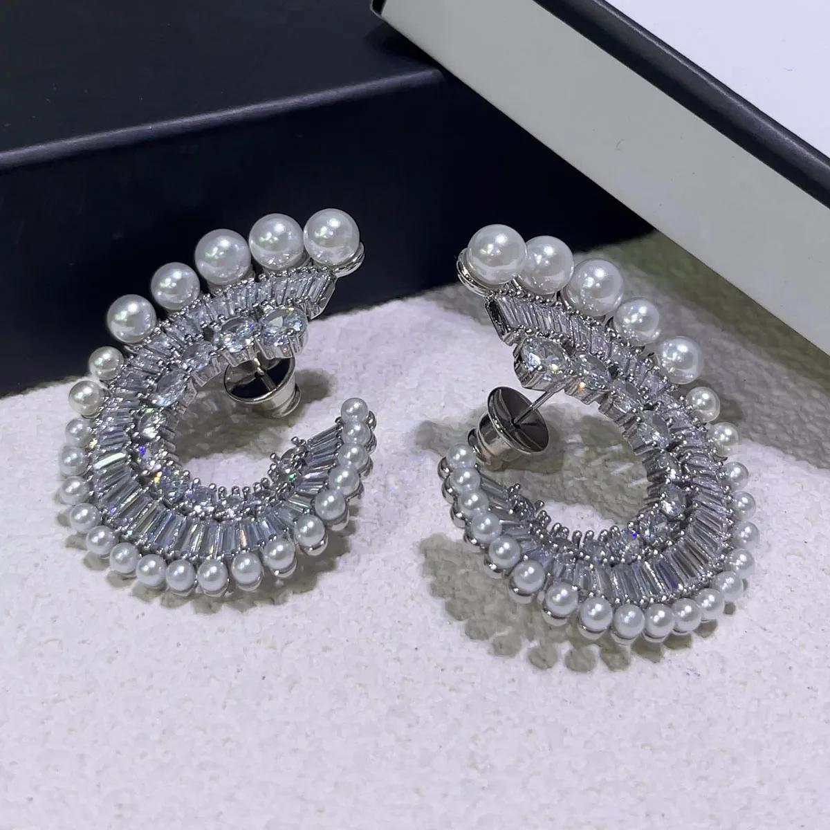bracelet français en cristal, nouveaux bijoux, nouvelles tendances de vente, collier de perles, boucles d'oreilles d'amour, déchets doux, cadeaux de mariage pour femmes bracelet français en cristal, nouveaux bijoux, nouvelles tendances de vente, collier de perles, boucles d'oreilles d'amour, déchets doux, cadeaux de mariage pour femmes