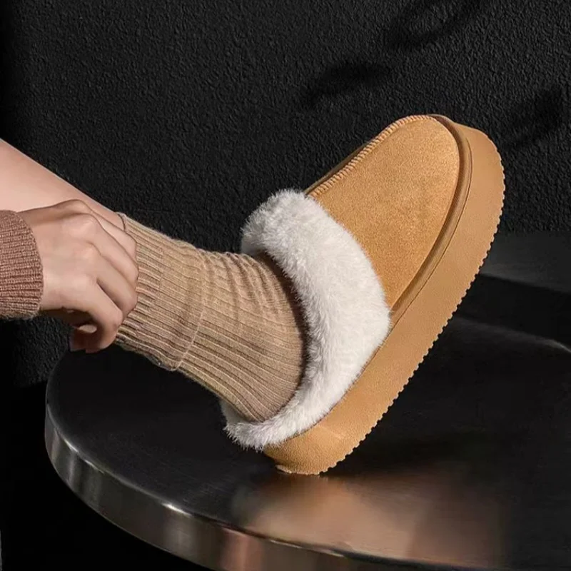Pantoufles d’hiver en daim pour femmes, chaussures chaudes et moelleuses, à la mode, pour l’intérieur, décontractées, en peluche, plateforme antidérapante Pantoufles d’hiver en daim pour femmes, chaussures chaudes et moelleuses, à la mode, pour l’intérieur, décontractées, en peluche, plateforme antidérapante