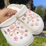 20 pièces de chaussures à nœud en peluche pour accessoires de décoration DIY, un style de chaussures personnalisé intéressant et multifonctionnel