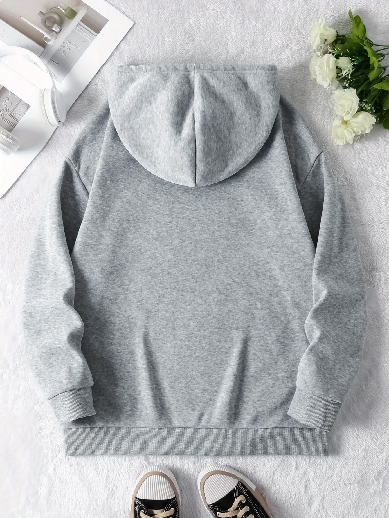 sweat à capuche imprimé de style frais avec nœud bleu créatif pour femmes, automne et hiver 2025, sweat à capuche à manches longues pour vêtements pour femmes sweat à capuche imprimé de style frais avec nœud bleu créatif pour femmes, automne et hiver 2025, sweat à capuche à manches longues pour vêtements pour femmes