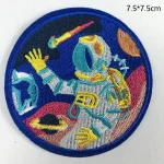 Vêtements mode décoration personnalité adhésif broderie tissu autocollant rond dessin animé anglais chaussures et chapeaux trou broderie Vêtements mode décoration personnalité adhésif broderie tissu autocollant rond dessin animé anglais chaussures et chapeaux trou broderie