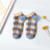10 paires de chaussettes confortables à rayures en grille, chaussettes tubulaires colorées antidérapantes pour femmes, bonneterie fine, simples, mi mollet, pour étudiants