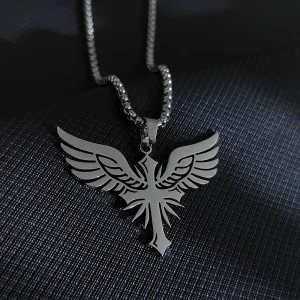 Collier d’oiseau de feu de phénix en acier inoxydable, plaqué or véritable, pendentif d’oiseau de feu de couleur 18 carats, bijoux de film chaud pour hommes et femmes, vente en gros Collier d’oiseau de feu de phénix en acier inoxydable, plaqué or véritable, pendentif d’oiseau de feu de couleur 18 carats, bijoux de film chaud pour hommes et femmes, vente en gros