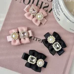 Barrette coréenne élégante avec nœud en perles et strass, pince à cheveux de luxe avec frange latérale pour femmes, accessoires pour cheveux chics