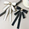 Style coréen Simple nœud papillon broche Simple Imitation perle broche femmes noir deuil Corsage chemise col vêtements broches