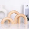 Ornement de périphérie décoratif en bois de style Boho, sculpté à la main, modèle en bois arqué fait à la main, ornement artisanal en arc unique, meuble TV