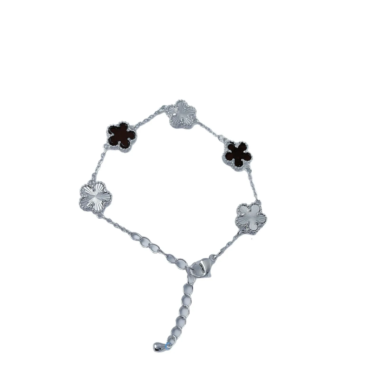 bracelet élégant coréen japonais à cinq pétales de fleurs, à la mode, polyvalent, personnalisé, micro ensemble de bijoux floraux en cuivre bracelet élégant coréen japonais à cinq pétales de fleurs, à la mode, polyvalent, personnalisé, micro ensemble de bijoux floraux en cuivre