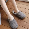 une paire de pantoufles de maison moelleuses unisexes, douces, légères et confortables, pantoufles d'intérieur en tissu pour l'automne et l'hiver | plusieurs couleurs