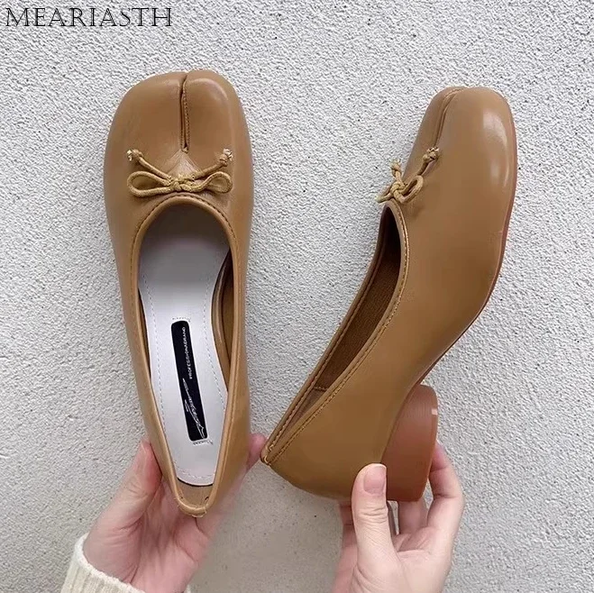 tabi chaussures ballet falts ballerine en cuir chaussures pour femmes bout fendu chaussures plates tabi sans lacet mocassins à fond souple avec nœud tabi chaussures ballet falts ballerine en cuir chaussures pour femmes bout fendu chaussures plates tabi sans lacet mocassins à fond souple avec nœud