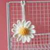 pendentif fleur de marguerite fait à la main au crochet pour sac à main, produits finis au crochet, porte clés à fleurs tricotées, accessoires au crochet