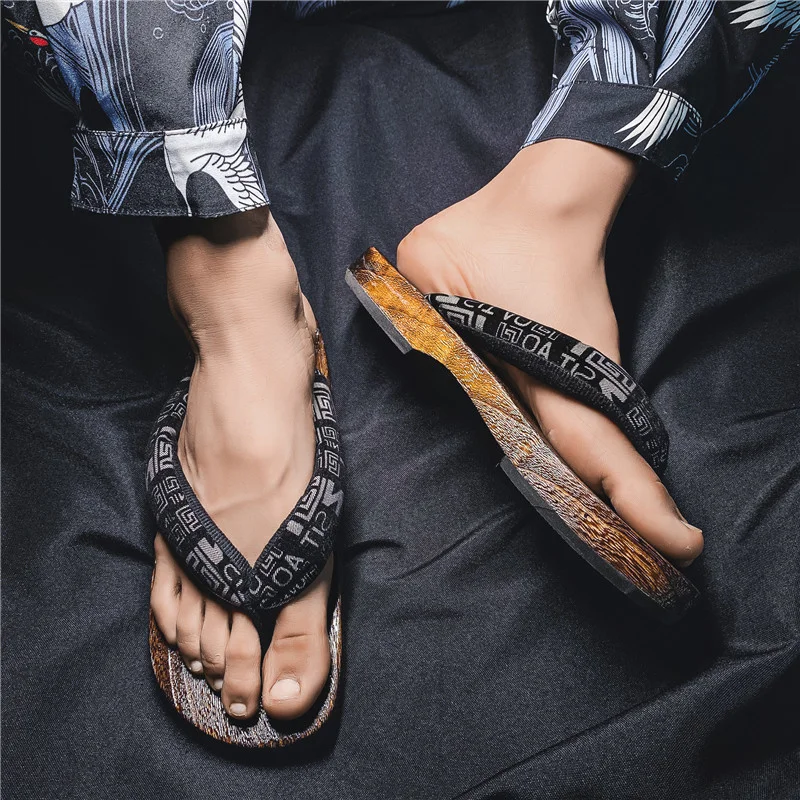 Pantoufles japonaises à chevrons pour hommes, sabots en bois, tongs Geta antidérapantes, chaussures d’été, nouvelle collection 2022 Pantoufles japonaises à chevrons pour hommes, sabots en bois, tongs Geta antidérapantes, chaussures d’été, nouvelle collection 2022