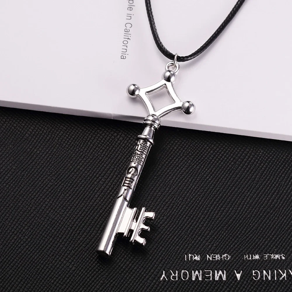 sumeng 2024 attaque sur titan collier eren clé shingeki no kyojin pendentif mode vintage rétro anime bijoux pour hommes cosplay sumeng 2024 attaque sur titan collier eren clé shingeki no kyojin pendentif mode vintage rétro anime bijoux pour hommes cosplay