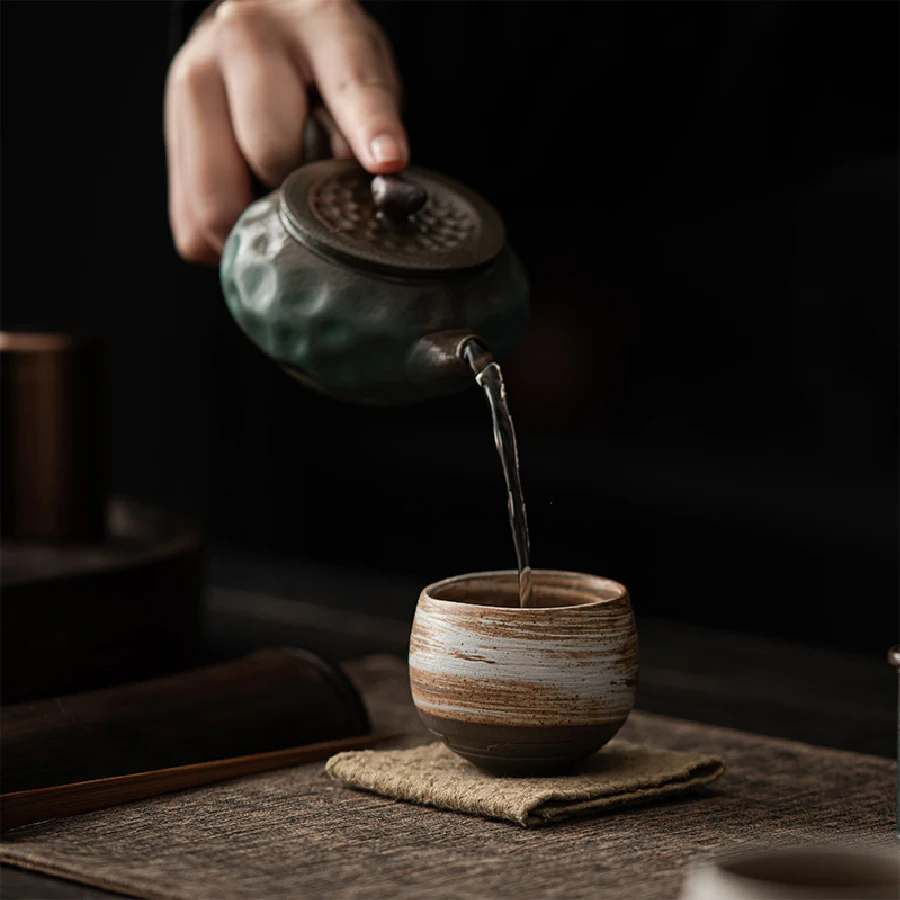 tasse à thé japonaise en poterie brute faite à la main, service à thé kung fu en céramique, tasse unique, style antique, chemin silencieux, artisanat antique, cadeau tasse à thé japonaise en poterie brute faite à la main, service à thé kung fu en céramique, tasse unique, style antique, chemin silencieux, artisanat antique, cadeau