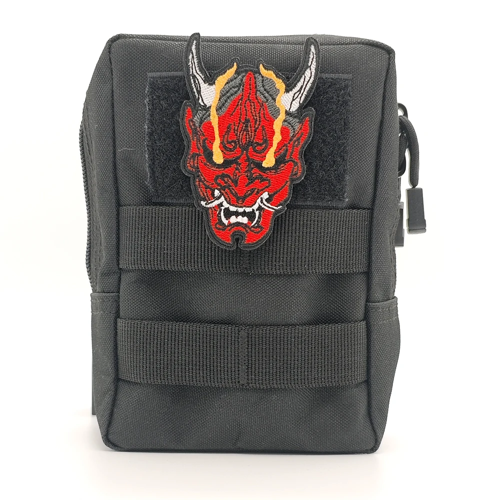 patch brodé de masque hannya rouge japonais avec support à crochet et boucle pour vêtements, sac à dos, chapeau, veste, gilet, appliques d'insigne de moral patch brodé de masque hannya rouge japonais avec support à crochet et boucle pour vêtements, sac à dos, chapeau, veste, gilet, appliques d'insigne de moral