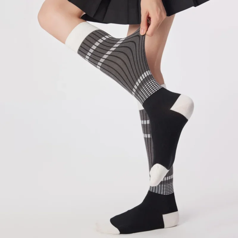 bas japonais vintage rayés pour femmes, chaussettes longues pour filles, automne et hiver, avec du coton bas japonais vintage rayés pour femmes, chaussettes longues pour filles, automne et hiver, avec du coton