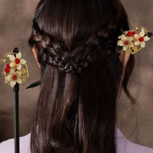 Bâtons de cheveux à fleurs chinoises, fourchette à cheveux Hanfu faite à la main de Style ancien avec pompon, chignon de fête, épingles à cheveux en bois pour femmes et filles