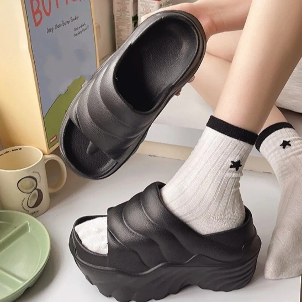 pantoufles à semelles compensées confortables et décontractées de 10cm, chaussures légères à enfiler, sandales d'été souples eva pour femmes pantoufles à semelles compensées confortables et décontractées de 10cm, chaussures légères à enfiler, sandales d'été souples eva pour femmes
